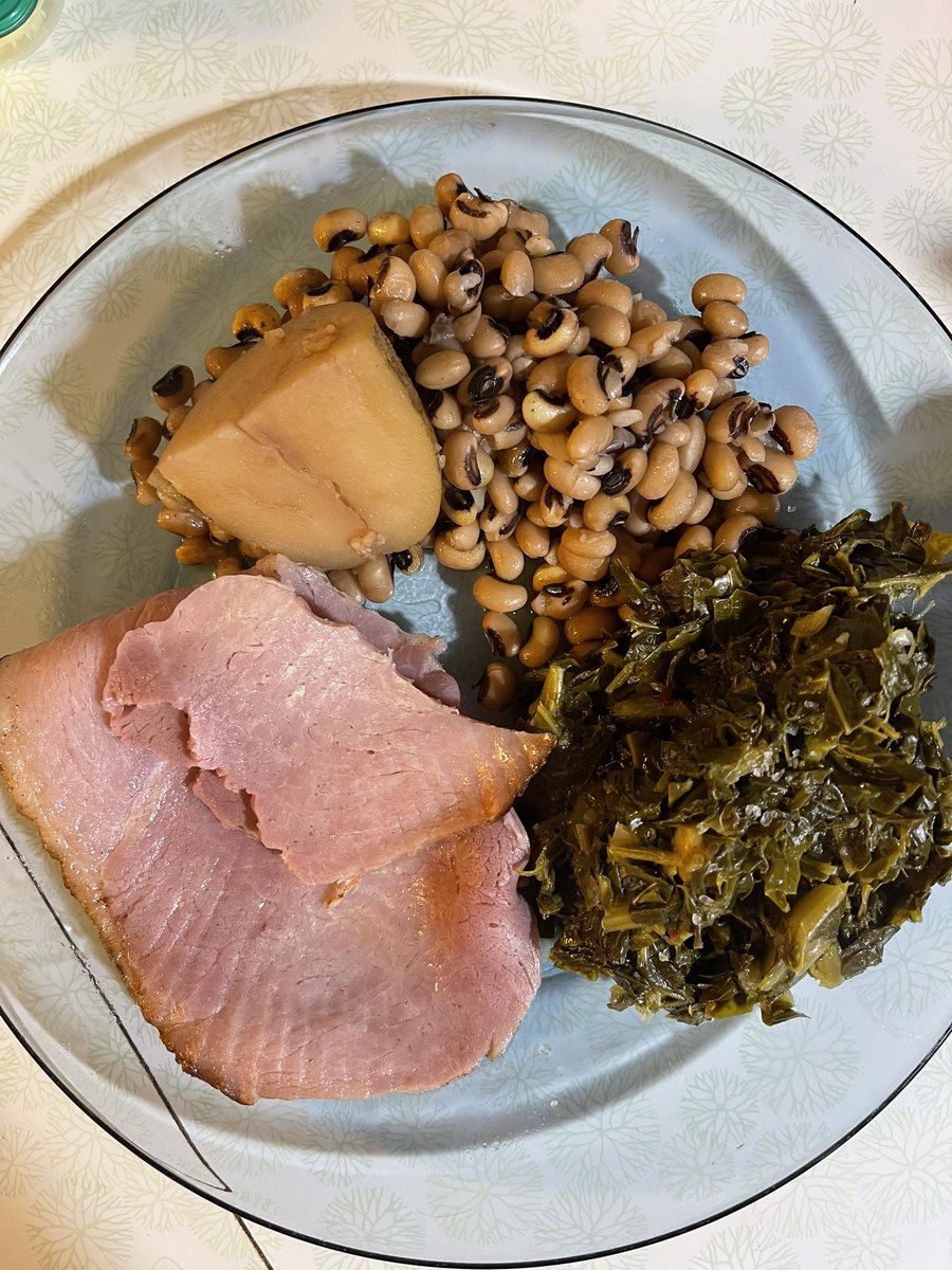 carlsnider's tweet photo. Yes, I know it’s January 3rd but I’m still having my traditional New Year’s good luck dinner. Ham, black eye peas, and collards. 

#alaskaishome
#madeforalaska
#boldlygo
#shootforthemoon
#tm
#hamblackeyepeascollards
#youcantaketheboyoutofthesouthbutyoucanttakethesouthoutoftheboy https://t.co/5qVqC79XLe