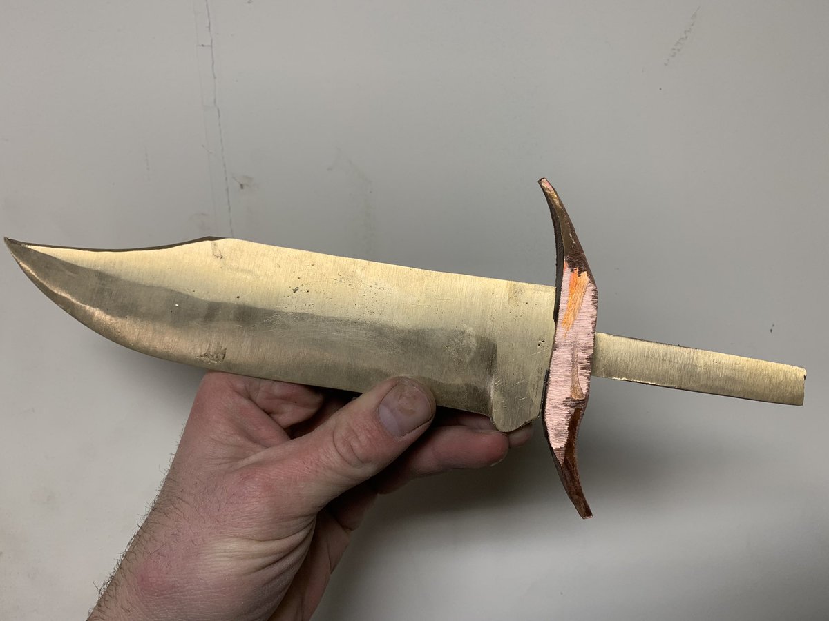 Lundgren_Bronze's tweet photo. Bronze Age Bowie knife. #bowieknife #bowieknifechallenge https://t.co/nygS4fWJPR
