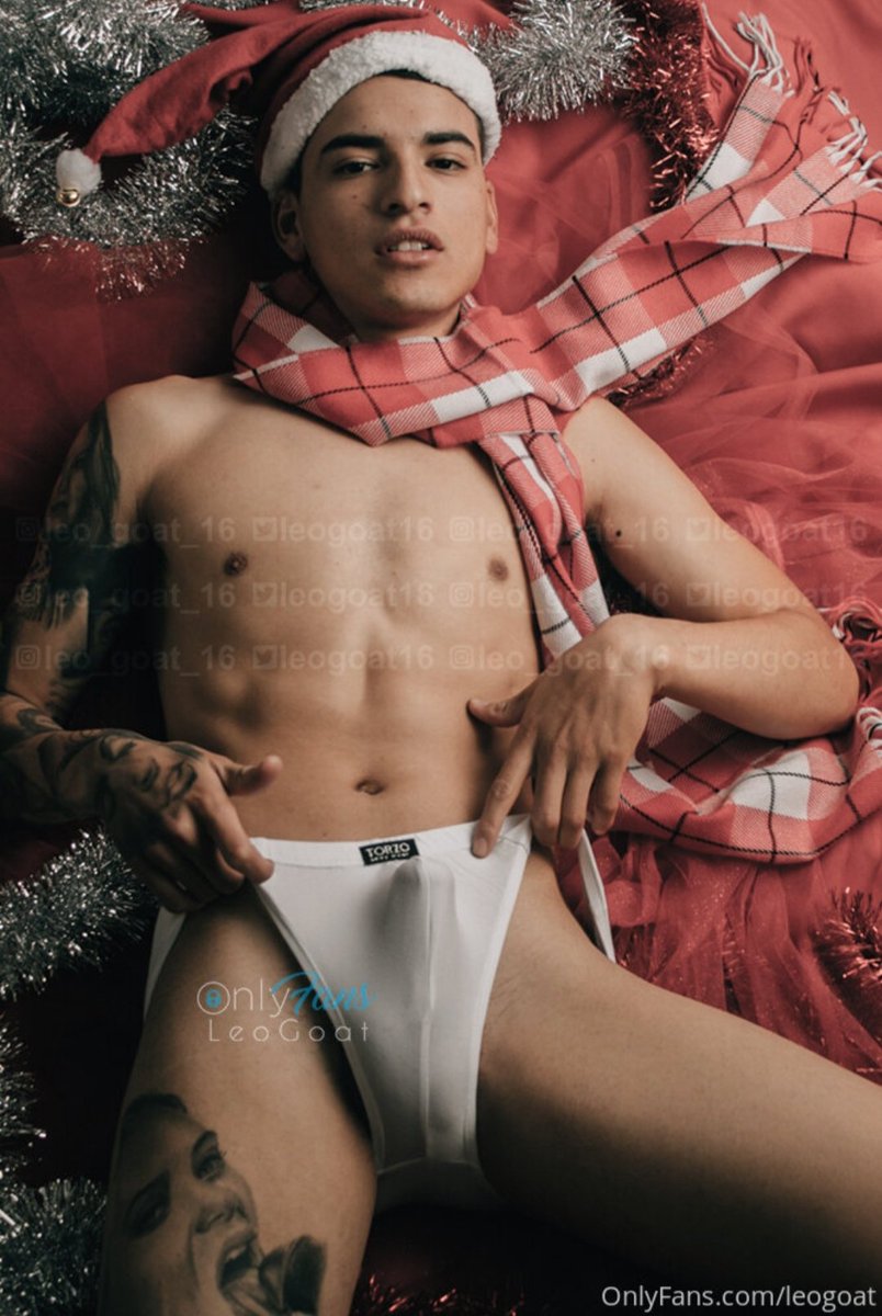 conexionpride's tweet photo. Todo un sexy Santa nuestro chico Crush
@leogoat16
#Bulge #AlertaBulge #BulgeAlert #BuenasNoches https://t.co/nJfxymp8VU