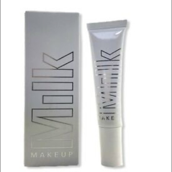 KarrieTashjian's tweet photo. So good I had to share! Check out all the items I'm loving on @Poshmarkapp from @KristenEmery6 #poshmark #fashion #style #shopmycloset #basile #milkcosmetics #loft: https://t.co/7D5CcErOzM https://t.co/cGiy5wzvM1