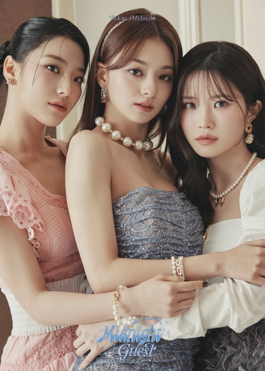 fromisnago's tweet photo. Have you ever heard of 'The Tale of Three Sisters'? This infamous tale of Flover Manor never cease to amaze our guests. A tale wherein—oh, nope. I'm sorry, the party hasn't started yet. Why don't we just wait and I will tell you the full story, dear #Midnight_Guest? https://t.co/IG5Qa29Lyw