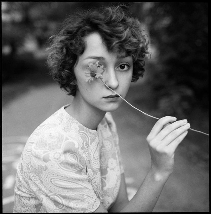 "Después de cada derrota puede haber un nuevo comienzo. Porque la suerte sólo es buena si decidimos que lo sea".
Rosa Montero