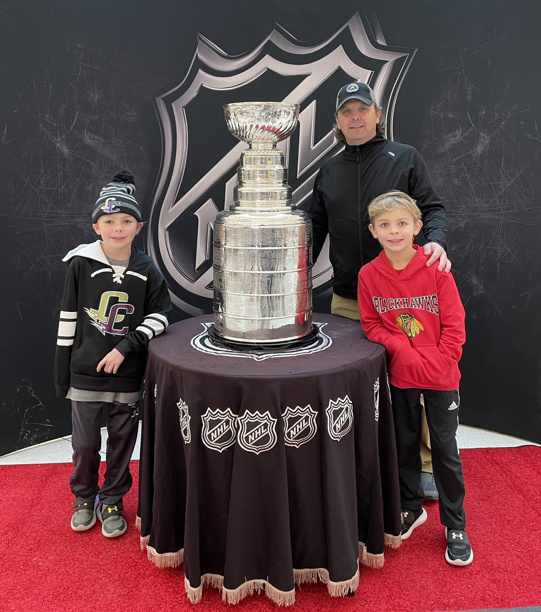 cjusty20's tweet photo. @mallofamerica @HockeyHallFame https://t.co/bHGpXvthe5