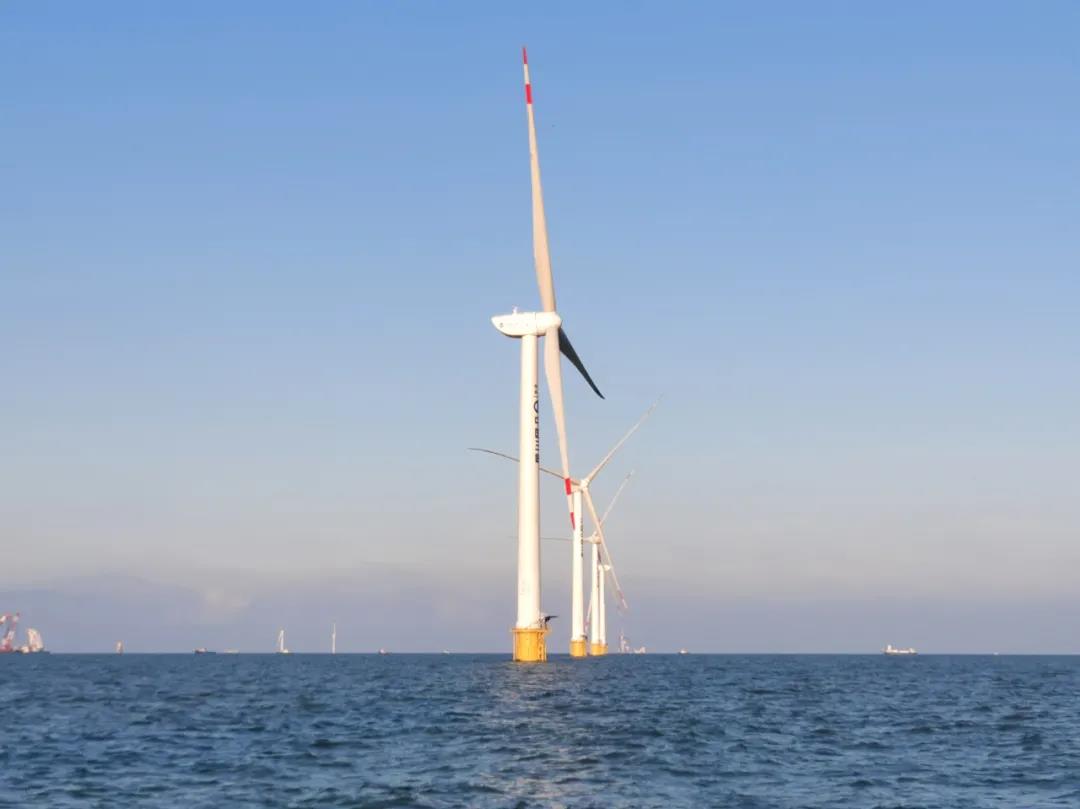CTG_1993's tweet photo. China Three Gorges Corporation (CTG) announced that the H8-2 #offshore #wind_farm in #Dafeng, #Jiangsu Province,, has gone into full operation on December 25.
Over 80 kilometers away from the shore at most, It has a total installed capacity of 300 MW. https://t.co/klhCq9Q0dg