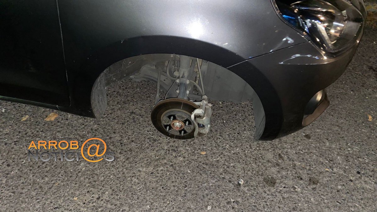 JulioC_Morales's tweet photo. #HDSPT 🤬 Hasta cuando los poblanos deberán aguantar la #Inseguridad en #Puebla sigue el robo de autopartes en la colonia La Paz 🚔
@SSC_pue @SSPGobPue 👮🏻‍♂️#QueNoseTePase #PorsiNoLoViste #PorSiTeLoPerdiste 🐀 @eduardorivera01 https://t.co/wSKivfuhFq