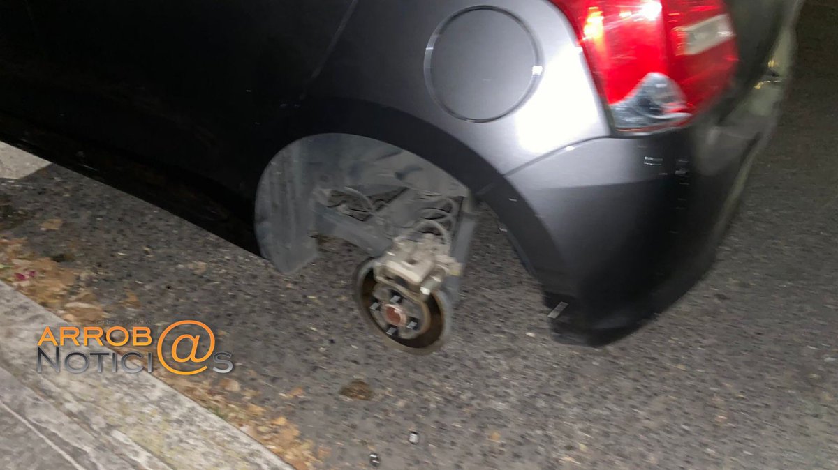 JulioC_Morales's tweet photo. #HDSPT 🤬 Hasta cuando los poblanos deberán aguantar la #Inseguridad en #Puebla sigue el robo de autopartes en la colonia La Paz 🚔
@SSC_pue @SSPGobPue 👮🏻‍♂️#QueNoseTePase #PorsiNoLoViste #PorSiTeLoPerdiste 🐀 @eduardorivera01 https://t.co/wSKivfuhFq
