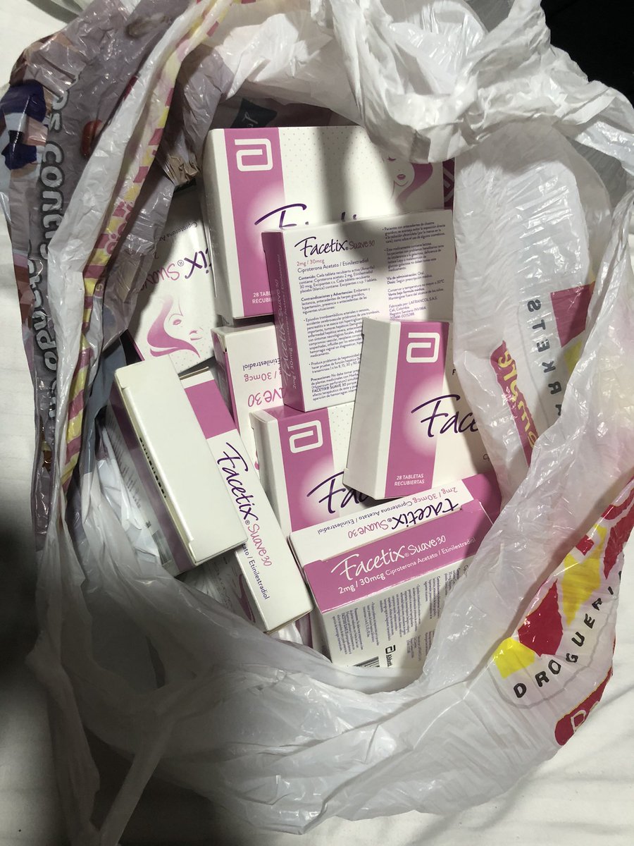 ManuelaBoteroZ's tweet photo. Le dije a mi mamá que se me habían acabado las pastillas de planificar y se lo tomo muy en serio https://t.co/Jzh1pXC00p