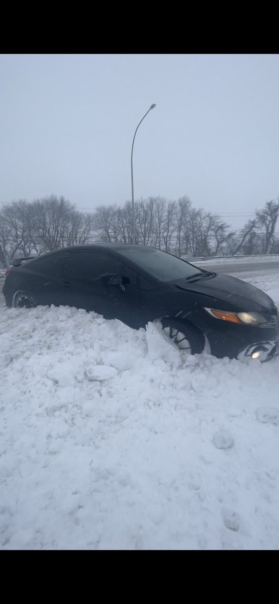 _bonillaa's tweet photo. Great start to 2022, got my car stuck in snow twice in a span of 12 min 😁 https://t.co/0yeaVYxfXp