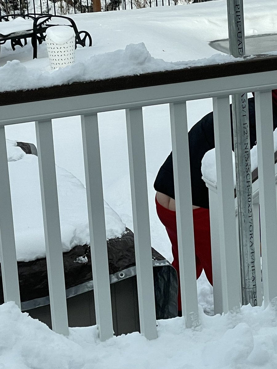 _LifeWithEric's tweet image. Episode 32- Baby got crack😂 New year, same Eric. Click the link in bio to listen to all 32 episodes!