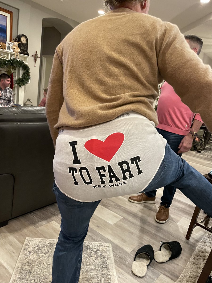 _LifeWithEric's tweet image. Episode 32- Baby got crack😂 New year, same Eric. Click the link in bio to listen to all 32 episodes!