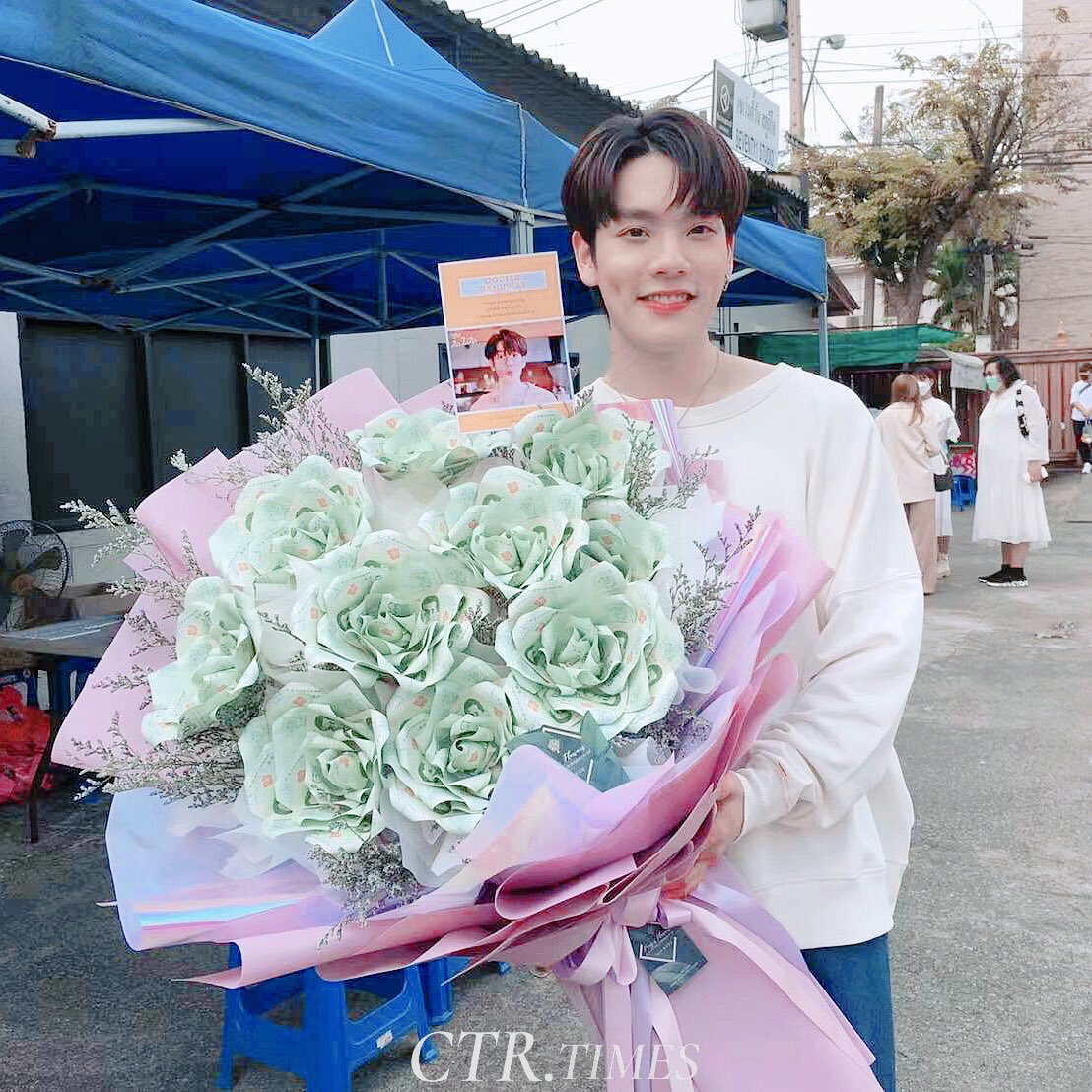 CTR_TIMES's tweet photo. 01.04.2022 | Close Friend ss2 

Enjoy your time with everything you are doing🥰 
So happy seeing you smile😆
We are always by your side❤️

#CTRPANUWAT 
#บวงสรวงclosefriend2
#CTRTimes https://t.co/0IKZ4RdRuZ