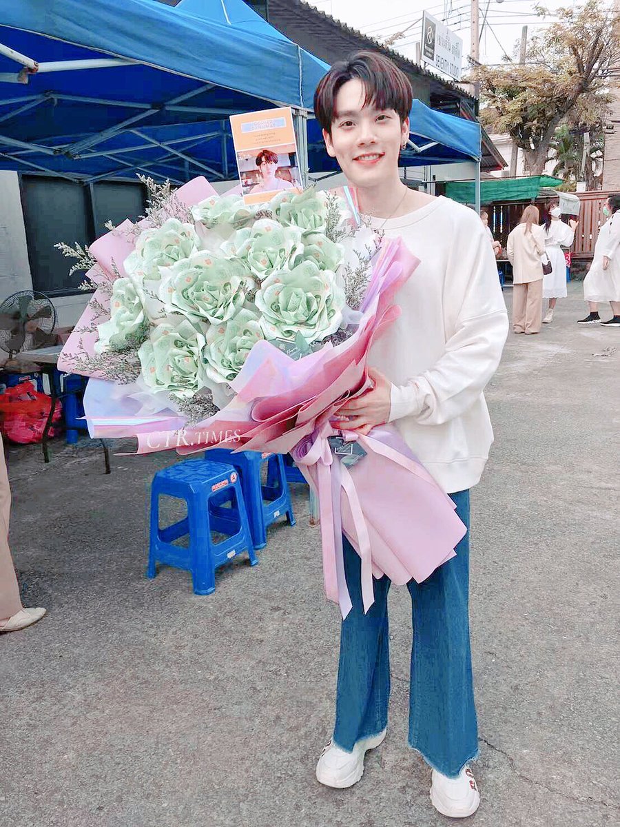 CTR_TIMES's tweet photo. 01.04.2022 | Close Friend ss2 

Enjoy your time with everything you are doing🥰 
So happy seeing you smile😆
We are always by your side❤️

#CTRPANUWAT 
#บวงสรวงclosefriend2
#CTRTimes https://t.co/0IKZ4RdRuZ