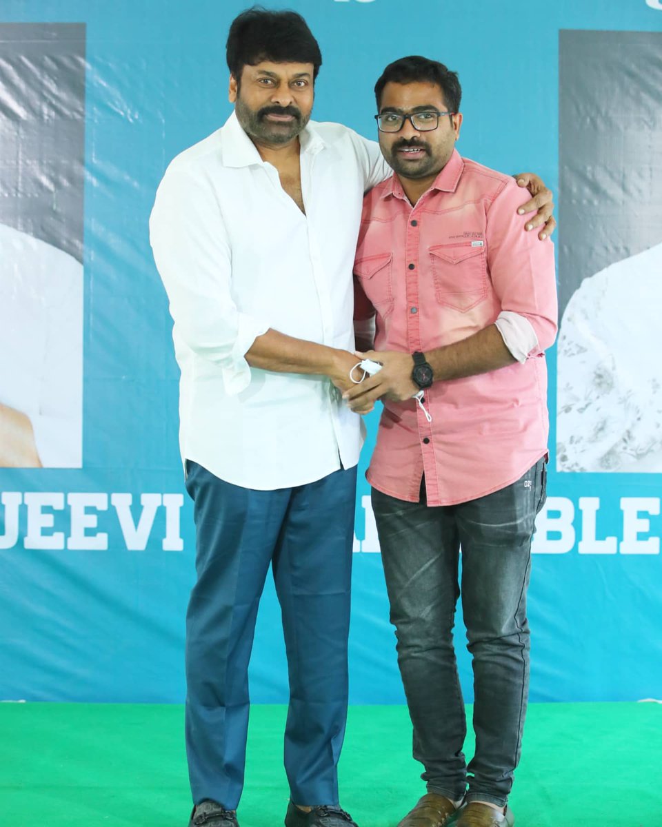 AnudeepSankoju's tweet photo. అయిన వాడే‌ అందరికీ.. అయినా అందడు‌ ఎవ్వరికీ...!♥️ 
Still can't believe this 😯
Met my only muse today 🤩🤩
Not only that.. spent about 2hrs with him in an Interactive session with fans about Digital Media Platforms.
#megastarchiranjeevi #megastar #chiranjeevi #chiru #acharya https://t.co/NqQfKj2W7I