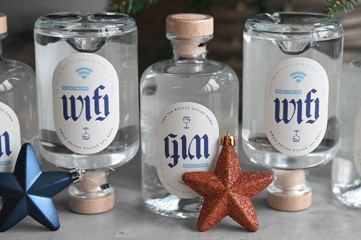 JonasDekkers_BE's tweet photo. We produced our own WiFi Gin. Turn the bottle upside down to see the best of two worlds: Gin and WiFi π#wifi #complitnetworks #wiflex https://t.co/TtXBDrD929