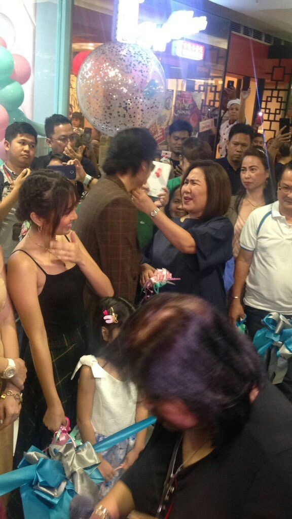 mixofbityah's tweet photo. HAPPY BORNDAY TITA @min_bernardo 🥳🥳🥳
Enjoy tita!!
Sorry @bernardokath pero #MiNiel Stan muna ako🤪🤪🤪 https://t.co/qx7HDjEjHi