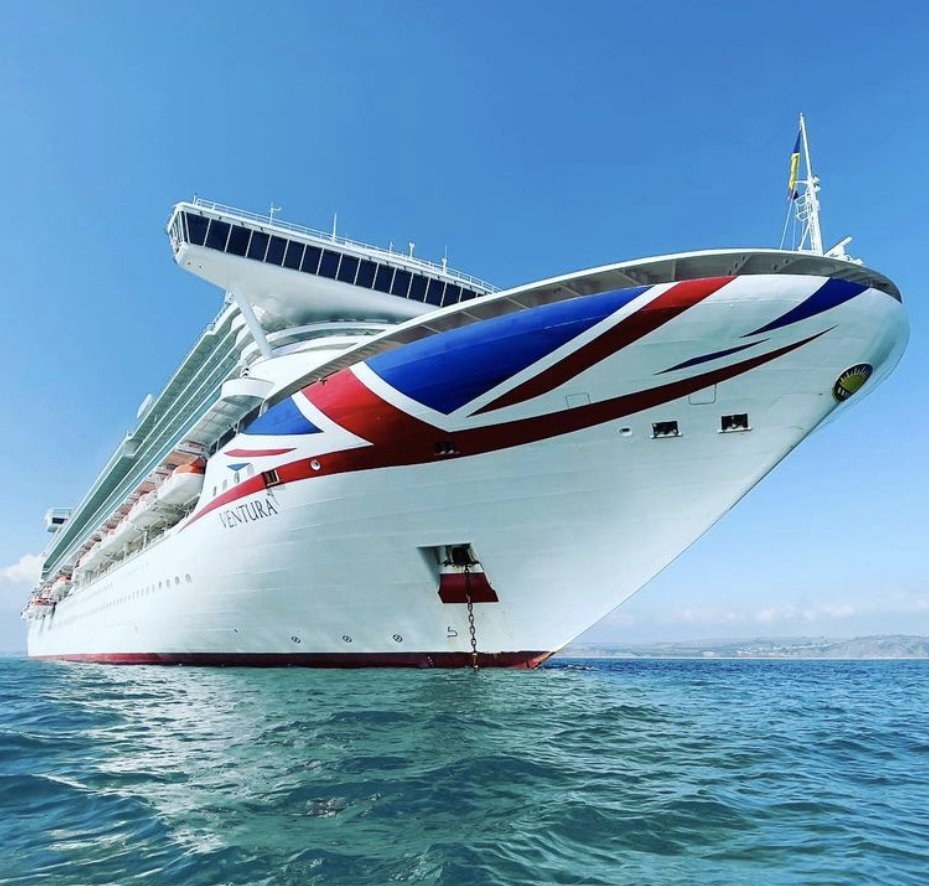 As it's National Trivia Day, here's a quick quiz question for you! 

Which of our ships is longer: Azura or Ventura? 💭

📷: L to R, <a href="/TraceyCull1/">TC</a>, london.db on Instagram