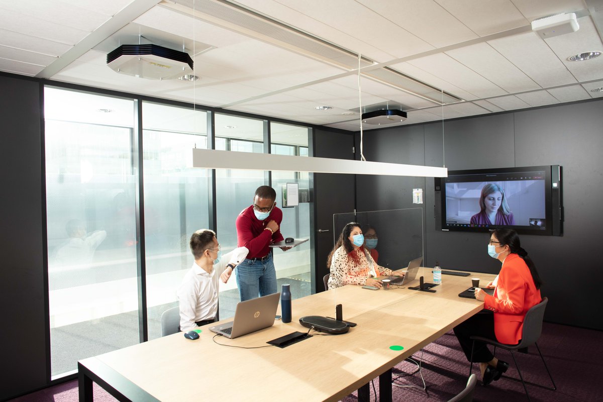SignifyEspana's tweet photo. En este 2022, ¡transforma tu #oficina en un espacio inteligente! 🏢
Desde #InteractOffice te ayudamos a mejorar tus #oficinas a través de un software de gestión de #iluminación que mejorará la productividad de tus empleados.
Descúbrelo en ➡ https://t.co/YUb4dZO3Kc https://t.co/H6ibnhYjA1