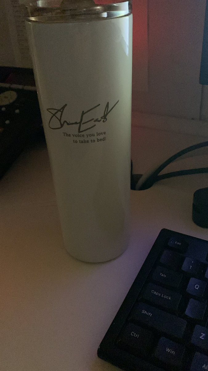 quiltingali's tweet photo. @VoiceAddicted2 @ShaneEastReads Not using my red mug tonight, but have Lady Gray Tea in the tumbler. https://t.co/Lbsd9tr8DA