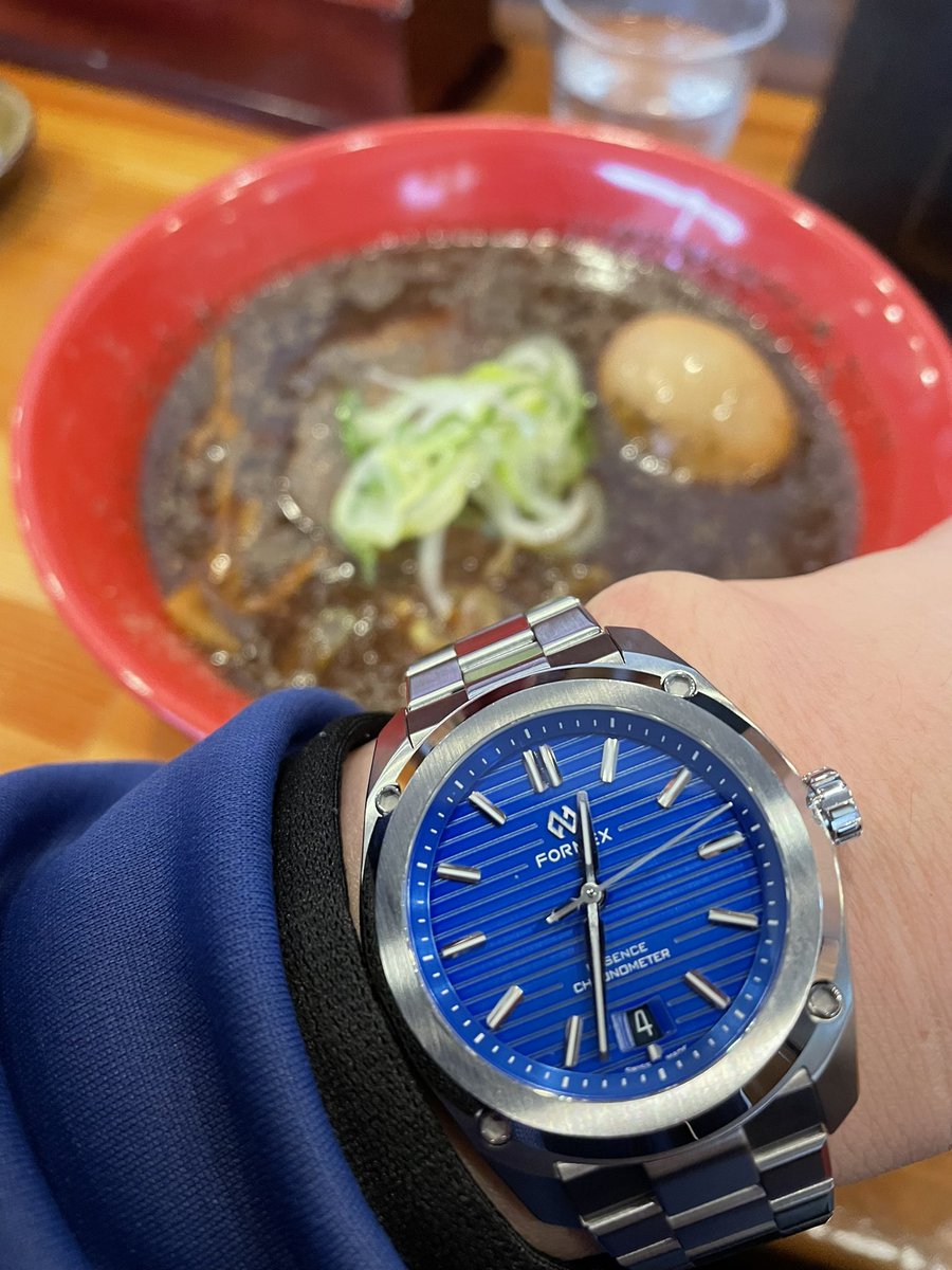 KMachi49's tweet photo. 今日は仕事明けに初詣。
お昼は神社近くの #誠や のほっとラーメン。
黒胡椒バリバリのトロミのあるスープにもっちり太麺がやみつき😋
他も美味いんだけど、結局コッチを選んじゃうんだよな〜
#フォーメックス族
#formexeccense 
#クロノセオリーに行きたい https://t.co/xi9i9FfP5v