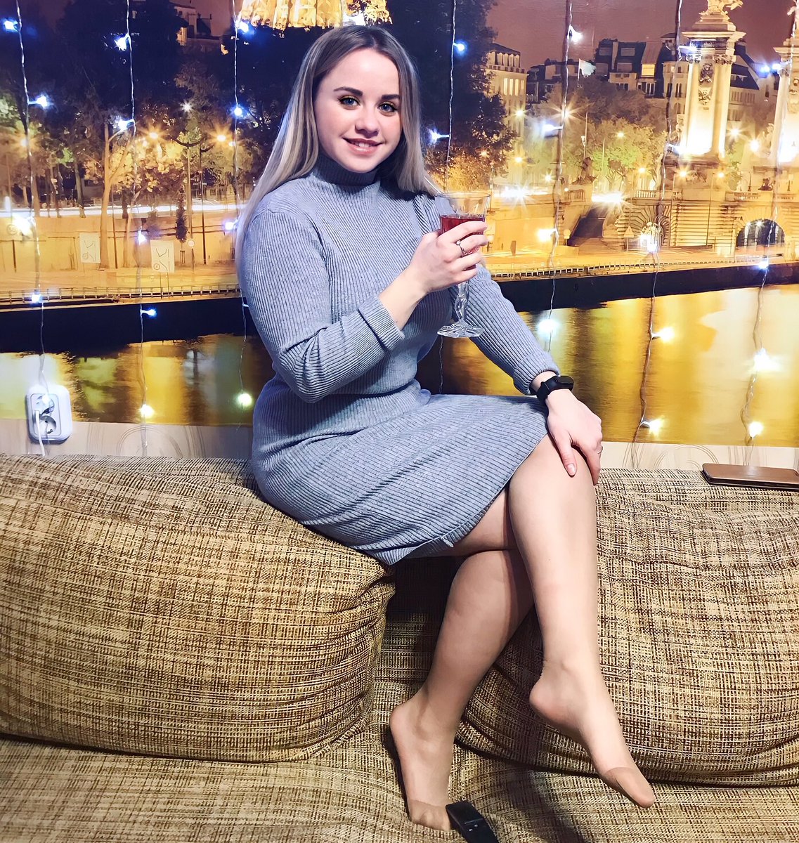 ladyinpantyhose tweet picture