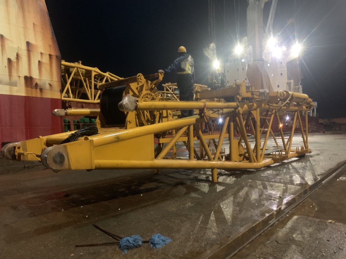 Seaprojectsvn's tweet photo. M/v Ru Yi II completed loading 02 x dismantled cranes with 172 packages/4,799 FRT from #VungAng, Vietnam to #Jakarta just on the 1st of Jan. This has made a very lovely end of the year 2021 for #Seaprojects team and kickstarted another busy and successful year to come for us. https://t.co/486uPCIUf6