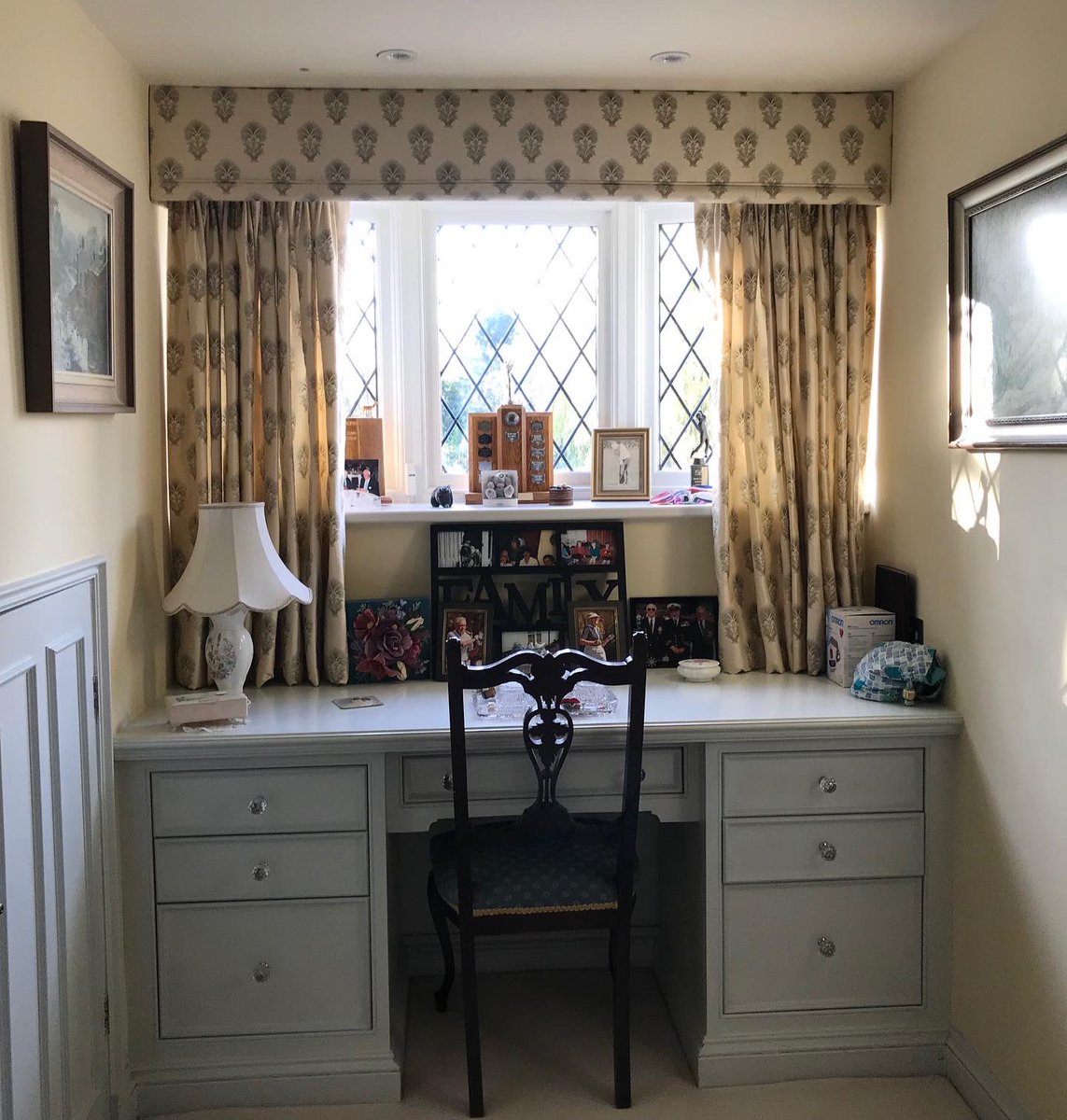 IngridInteriors's tweet image. BEFORE &amp;amp; AFTER 

This elegant dressing room area is an example of how the trickiest of spaces can be utilised to their maximum, also by creating a hidden storage spaces behind the stylish antique mirror doors. 

#interiorarchitecture #luxurydesign #builtinwardrobe #luxuryinterior