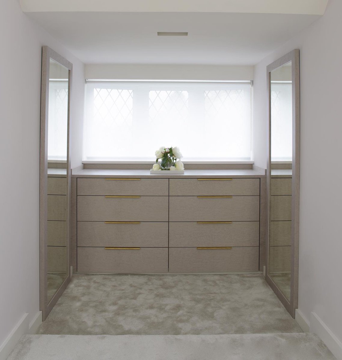 IngridInteriors's tweet image. BEFORE &amp;amp; AFTER 

This elegant dressing room area is an example of how the trickiest of spaces can be utilised to their maximum, also by creating a hidden storage spaces behind the stylish antique mirror doors. 

#interiorarchitecture #luxurydesign #builtinwardrobe #luxuryinterior