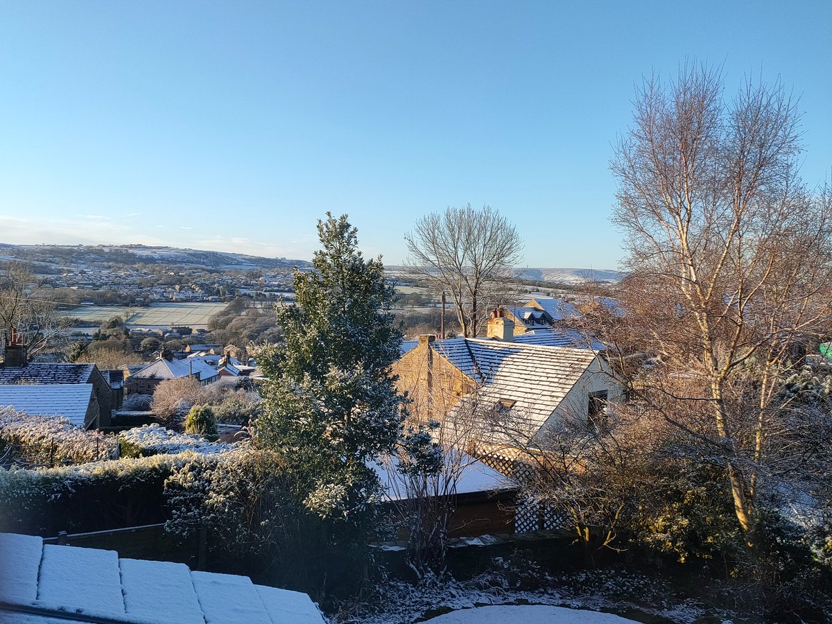 amanda_horler's tweet photo. Weather knows it's #FirstDayBackAtWork
Need to schedule in lunchtime walk today
#WorkFromHome https://t.co/2WPzvlDNfg