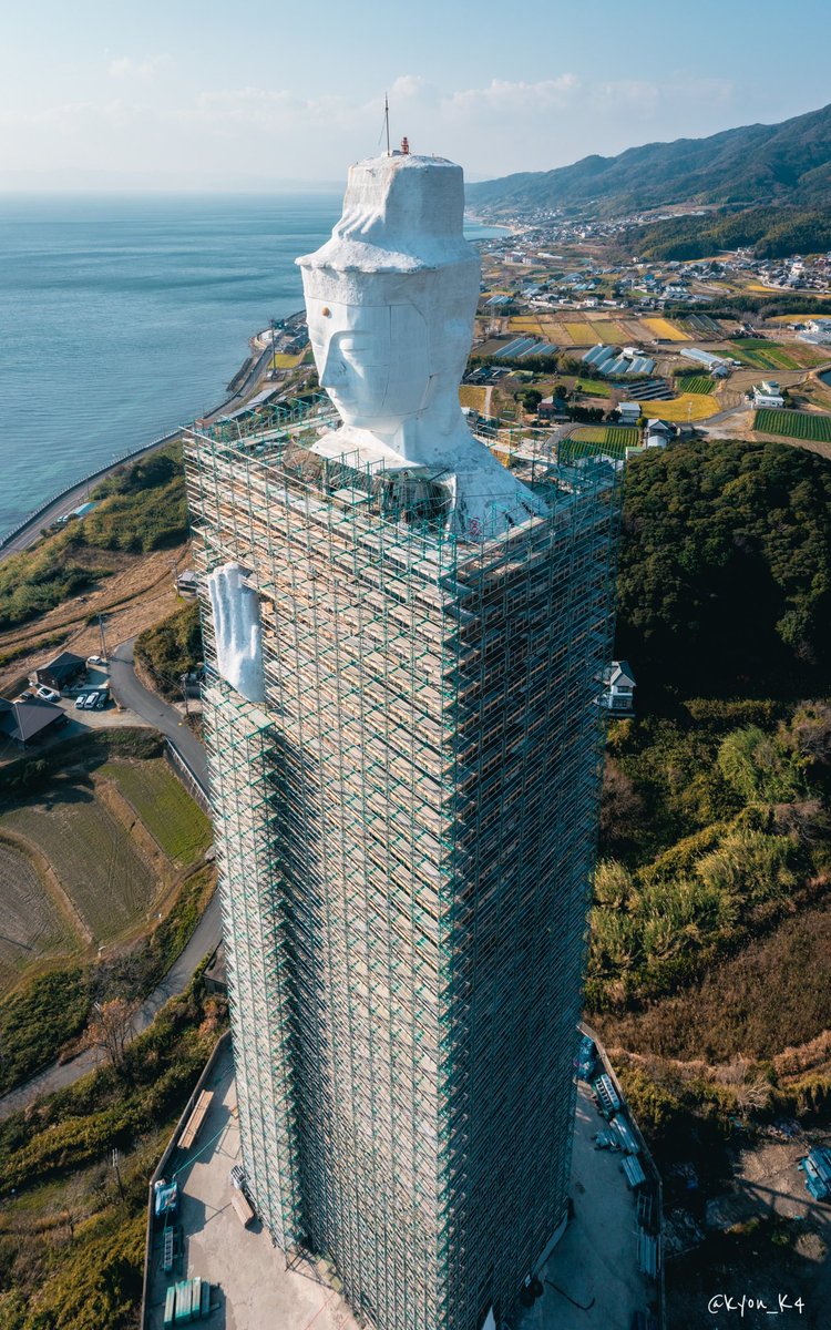 長年放置された後ついに解体される 世界平和大観音 ビジュアルがすごいことになってる件 狂ったタワマン Togetter