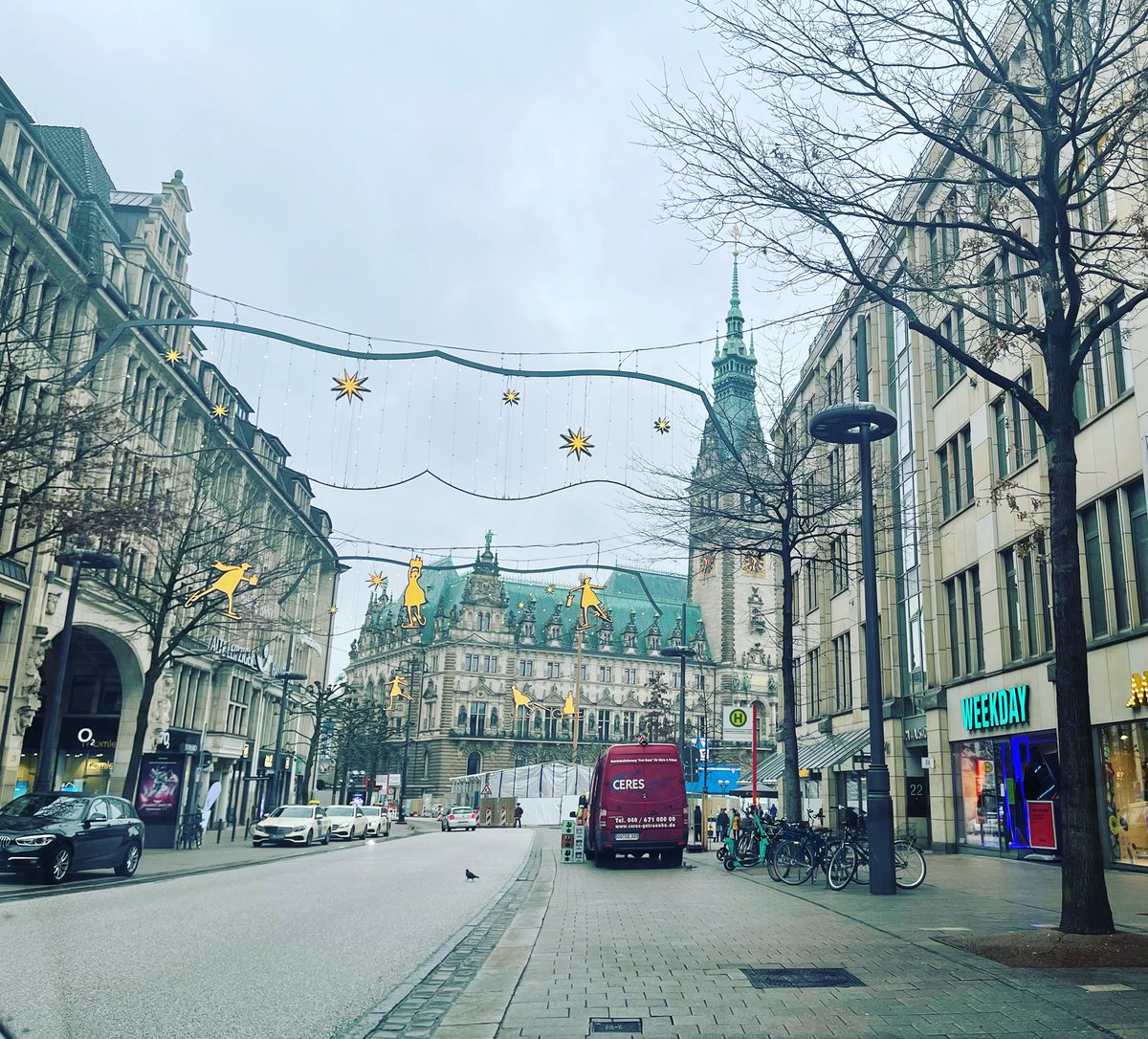 KeiMania3's tweet photo. Happy new year from Hamburg!! 🥂
We hope everything will be better soon to party hard with you 🥳😘
….
#happynewyear #happynewyear2022 #thingsaregettingbetter #hope #fckcorona #music #instagood #instalife #hamburg #germany #instalike #jiluka #trntydcode https://t.co/rptQqfkg8m
