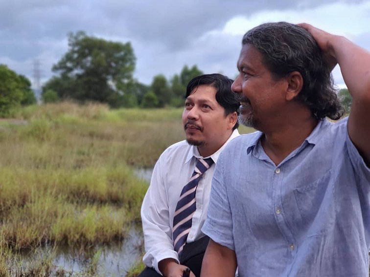 <a href="/_Nam_Ron_/">TA Nam Ron</a> Padang Kertas on set