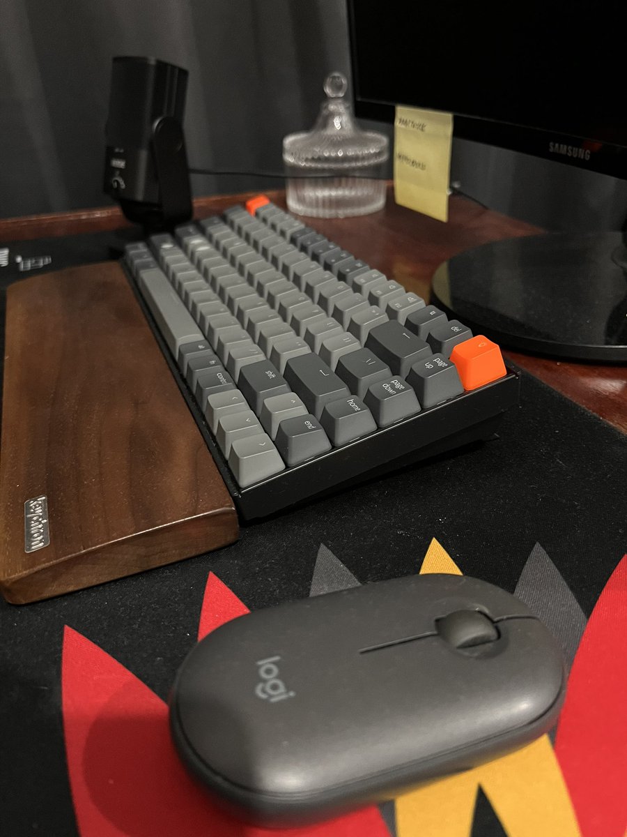 iandelrosario's tweet photo. @danes96 Your WFH setup looks familiar! 😉 https://t.co/7jDK943lkm