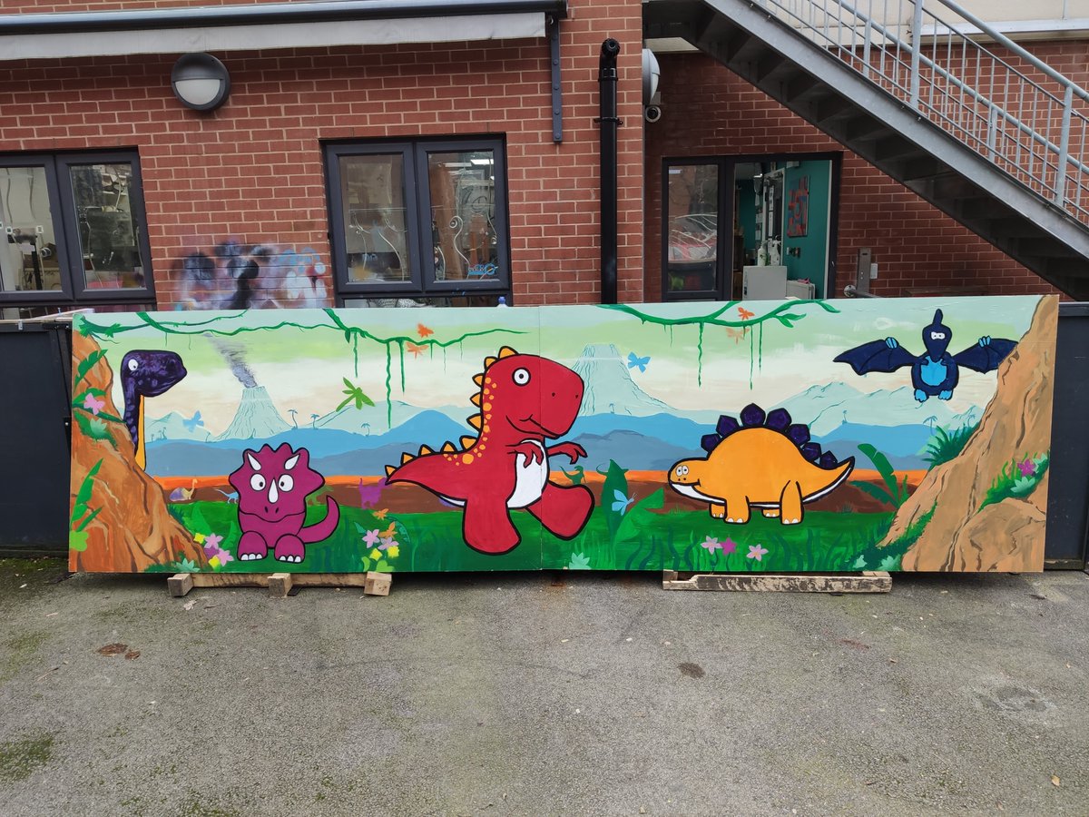 A wonderful dinosaur mural for the Hub in New Parks, by young people from UpStart in December 🤩🦖🎨