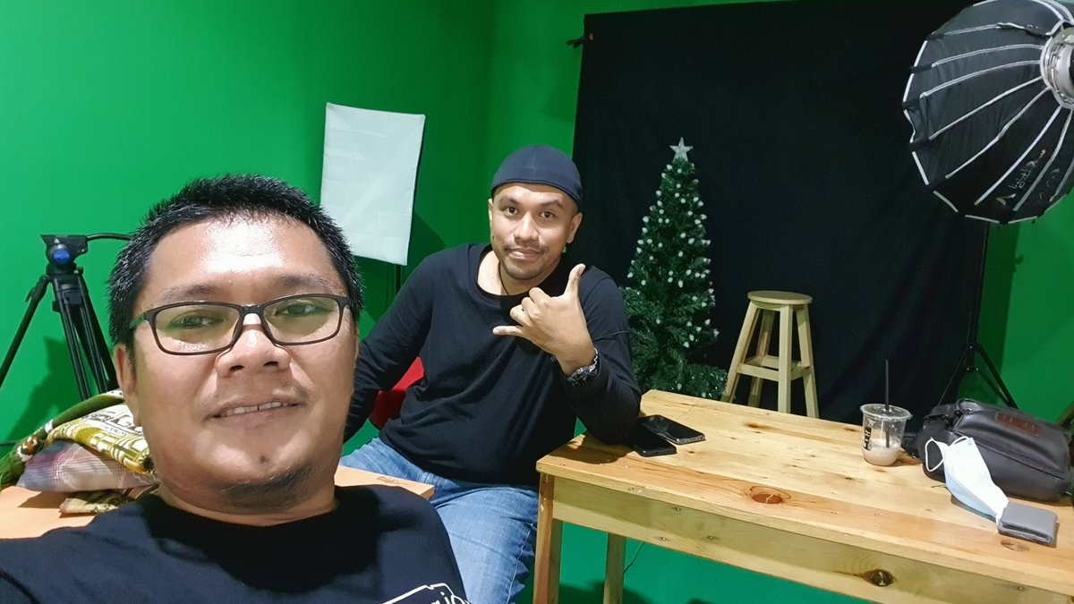 OmJinBali's tweet photo. Next project mau podcast bareng Bang @bangcimi ... 

Yuuk tunggu tanggal mainnya ❤❤❤ https://t.co/9ATUCIqabP