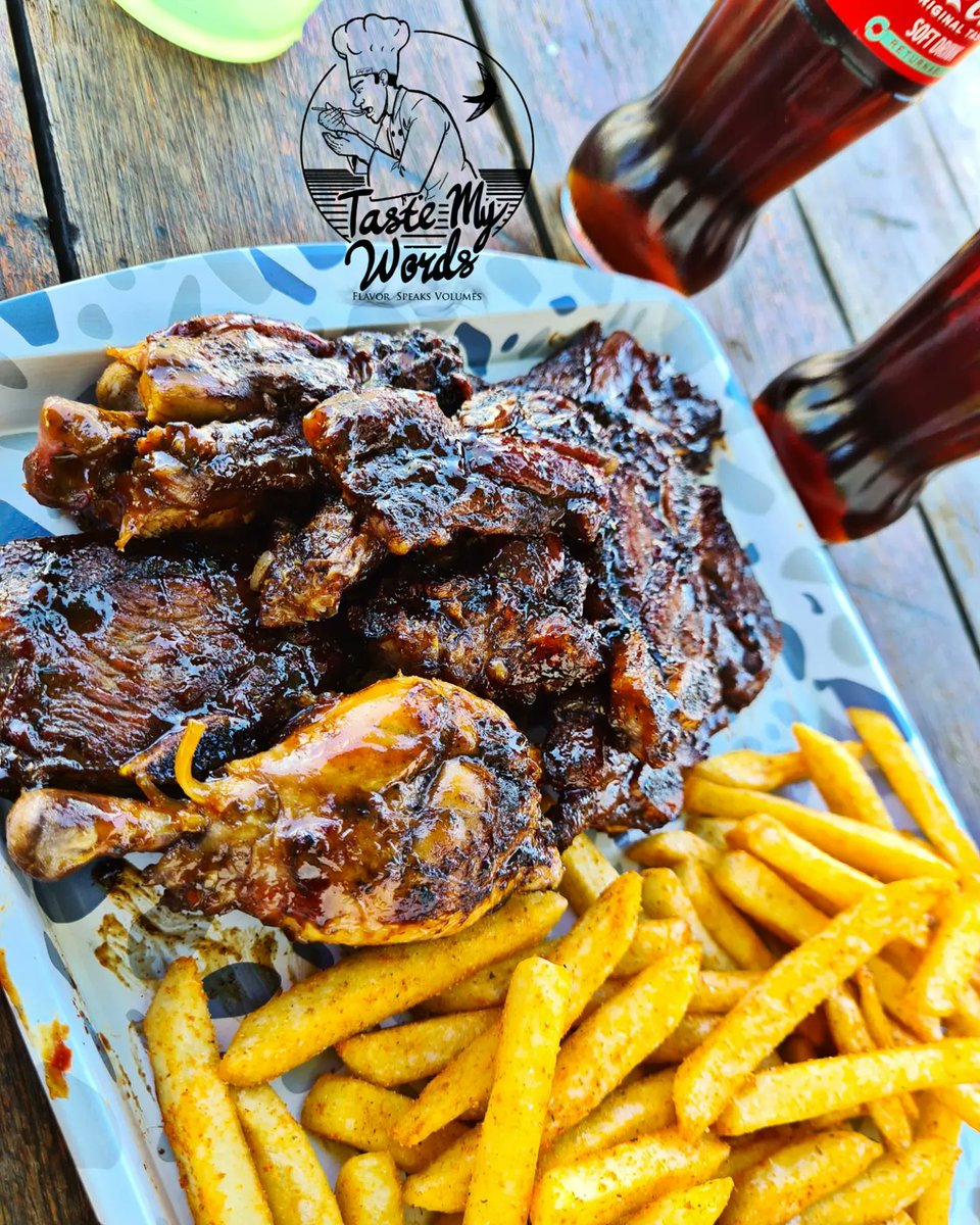 TasteMYWords1's tweet photo. MORE FIRE 😭🔥🔥🔥🔥

Happy new year everyone 🤪🙌🏾

300g shortrib 1leg quarter served with fries 😁
Grab two cold cocacola and share this meal with a buddy 🙃🤞🏽..
azishe Meat lovers 😜
#TastyExperience📍
taste_my_word ☺️
#DJSBU https://t.co/SqSYvdWtvY