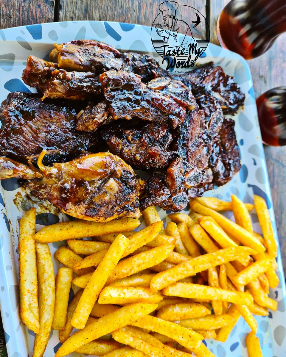 TasteMYWords1's tweet photo. MORE FIRE 😭🔥🔥🔥🔥

Happy new year everyone 🤪🙌🏾

300g shortrib 1leg quarter served with fries 😁
Grab two cold cocacola and share this meal with a buddy 🙃🤞🏽..
azishe Meat lovers 😜
#TastyExperience📍
taste_my_word ☺️
#DJSBU https://t.co/SqSYvdWtvY