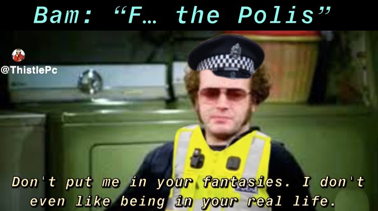 ThistlePc's tweet photo. Gosh, thatβs a new one π
#Police #Policefamily #Ukcophumour #cophumor #PolisBanter #PoliceBanter #policeofficer #banter https://t.co/FlP6rAOHR7