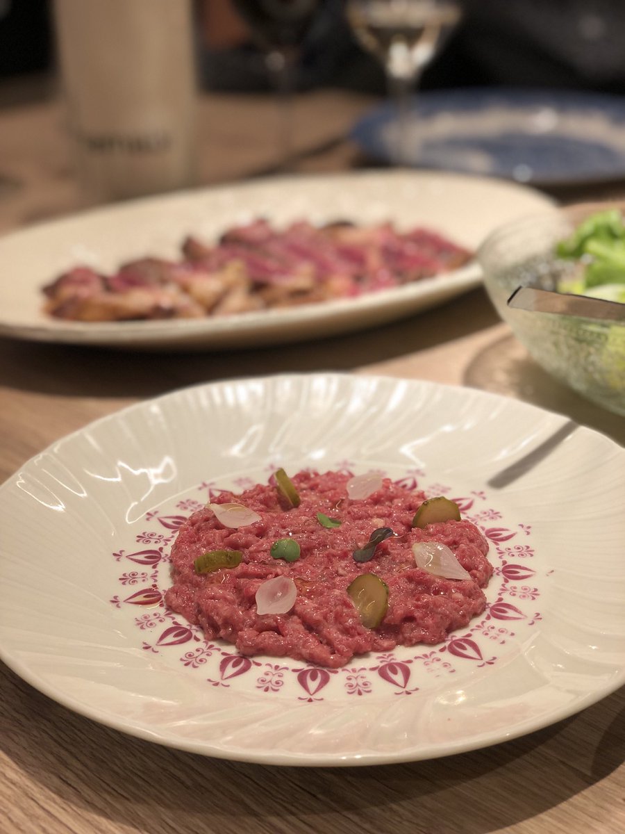 NataliaBhqz's tweet photo. ¿Un “must” en Pamplona? #Hamabi sin duda alguna. Productazo, todo el mimo y experiencia, buenos vinos y una vajilla enamoradora. https://t.co/sCzgU3b3X2
