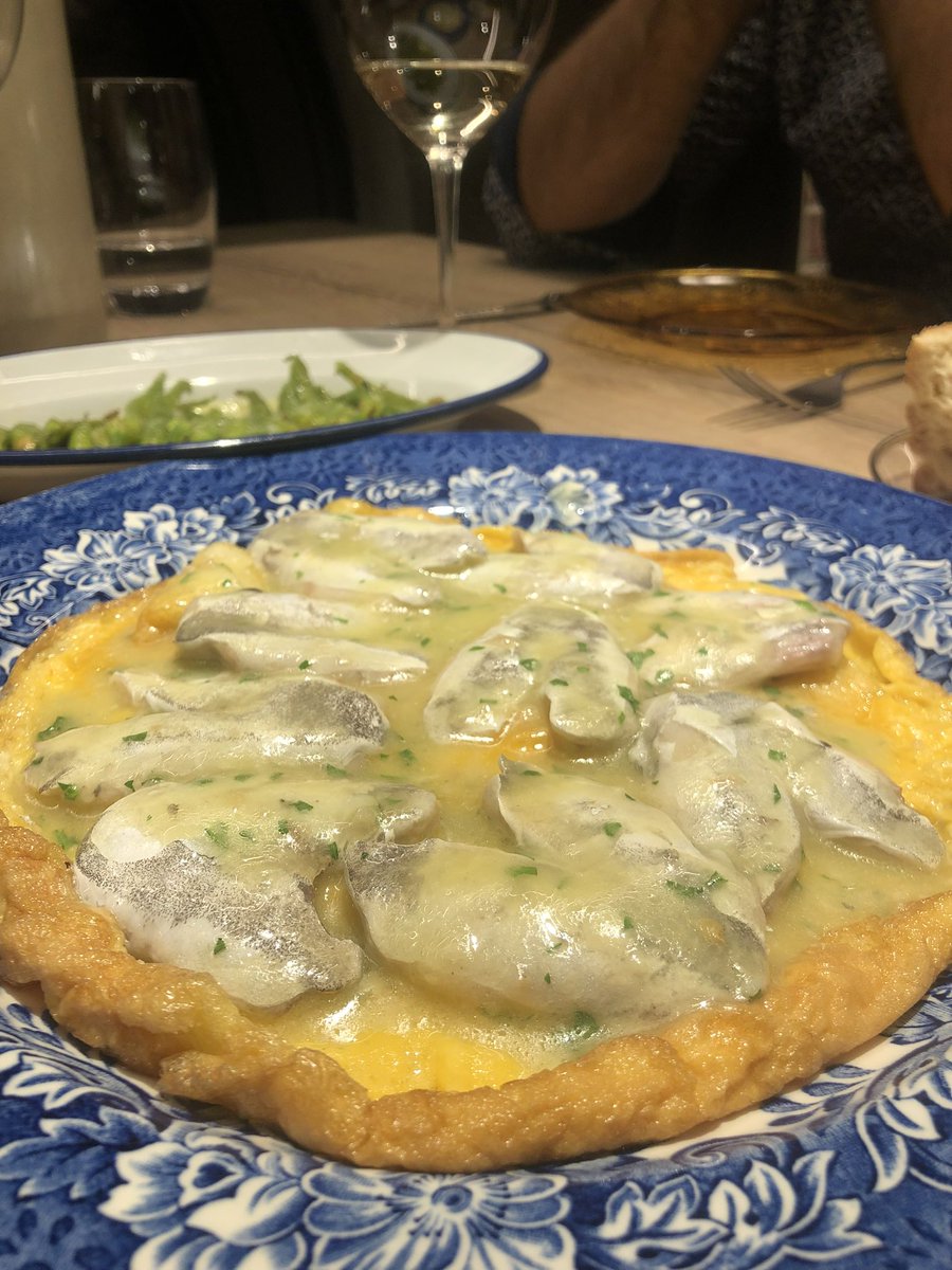 NataliaBhqz's tweet photo. ¿Un “must” en Pamplona? #Hamabi sin duda alguna. Productazo, todo el mimo y experiencia, buenos vinos y una vajilla enamoradora. https://t.co/sCzgU3b3X2