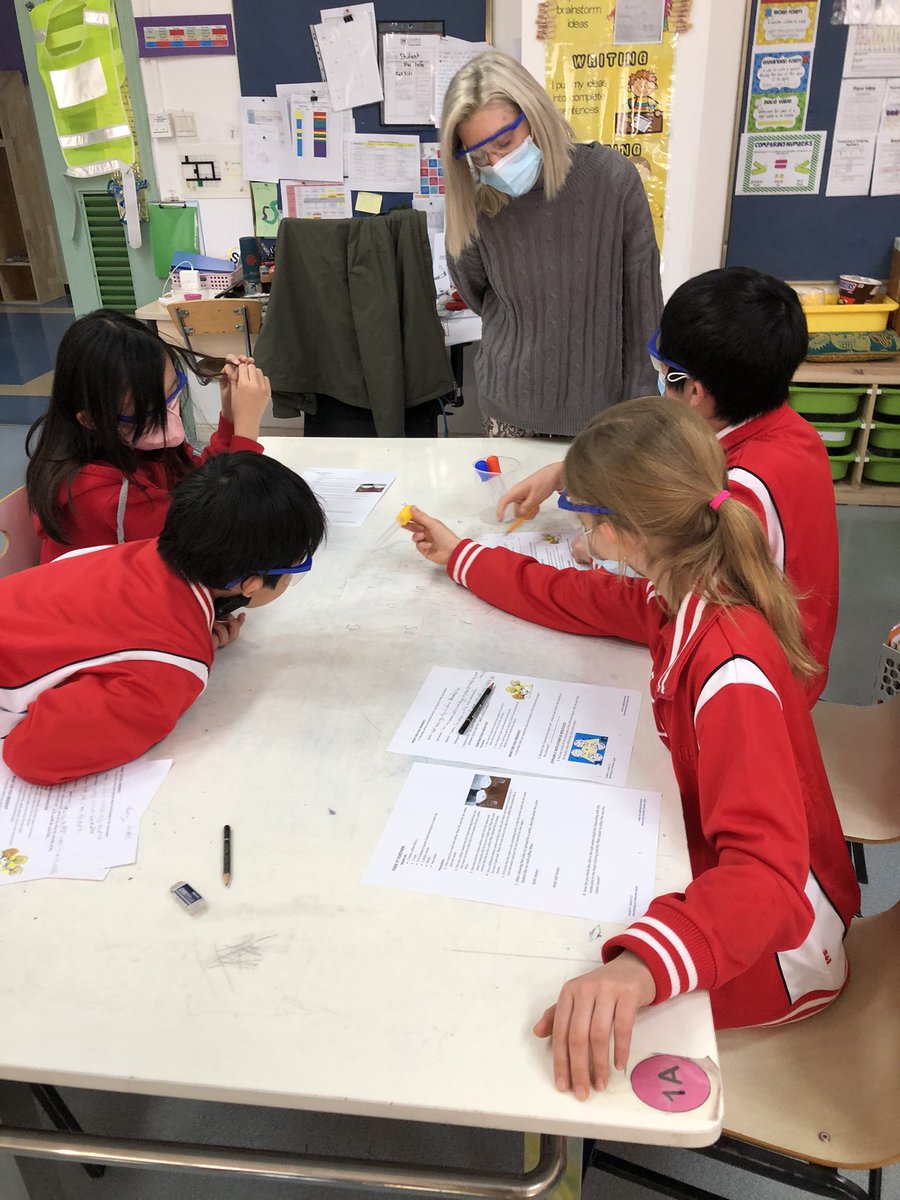 schmudkr's tweet photo. We were #inquirers today by investigating the properties of liquids using different tests to identify the unknown one! Making molecular functions more visible through the scientific process! #science #pyp #myCISB #HTWW https://t.co/7IVcTNb9sJ