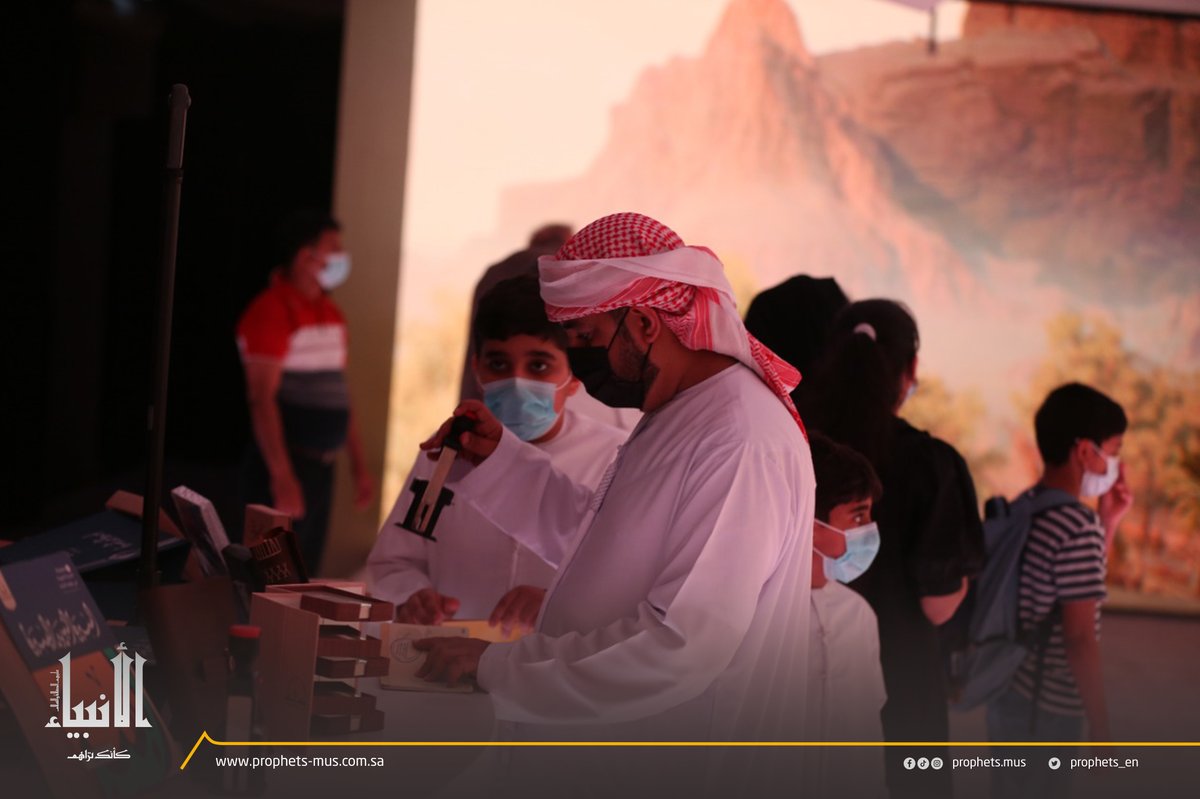 Prophets_Ar's tweet photo. تجربة حافلة بقيم التعايش والمحبة، يقدمها جناح “الأنبياء كأنك تراهم” لزواره، من خلال أحدث ما توصلت إليه تقنيات الواقع الافتراضي، عبر شاشات تفاعلية وتأثيرات صوتية عالية الدقة.
#إكسبو2020 https://t.co/DHF0cpzVpr