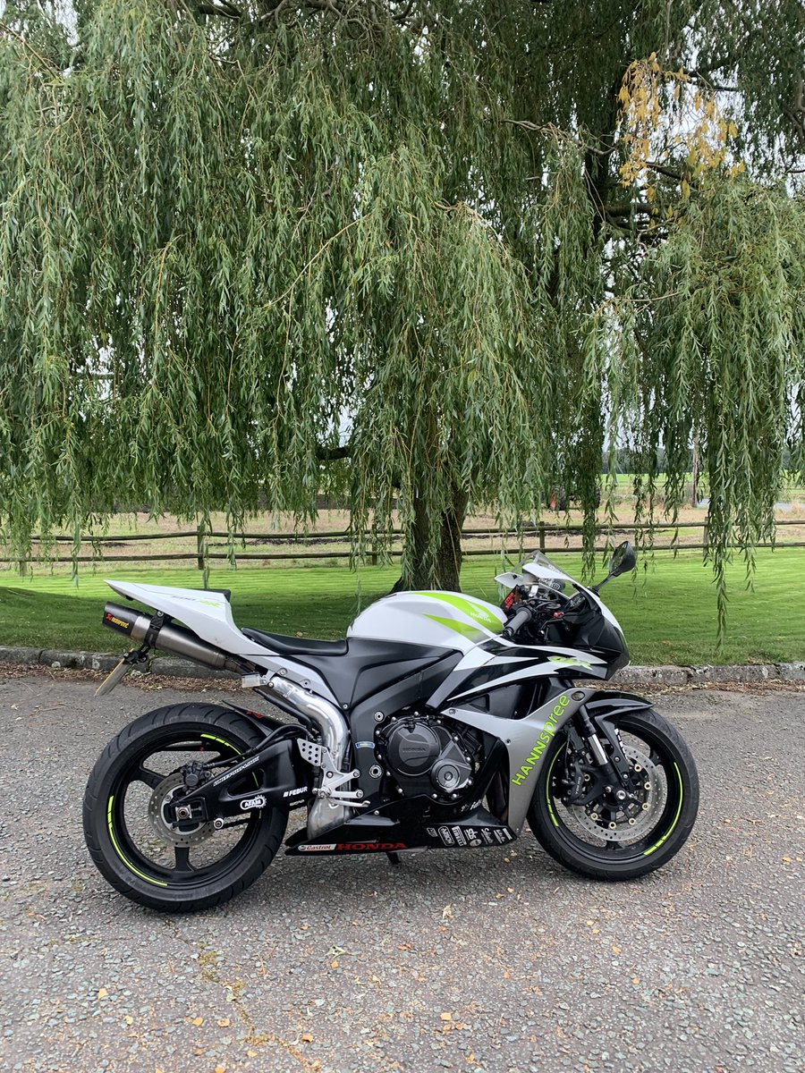 JohnelTallow's tweet photo. @visordown #cbr600rr #Honda #shesopretty https://t.co/N0AkyENquO