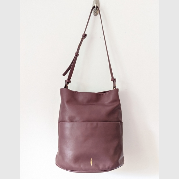 KathieW33451384's tweet photo. So good I had to share! Check out all the items I'm loving on @Poshmarkapp from @durba_chatter #poshmark #fashion #style #shopmycloset #marled #thacker #burberry: https://t.co/bpDiAJbGxm https://t.co/v3qJzfFhiU