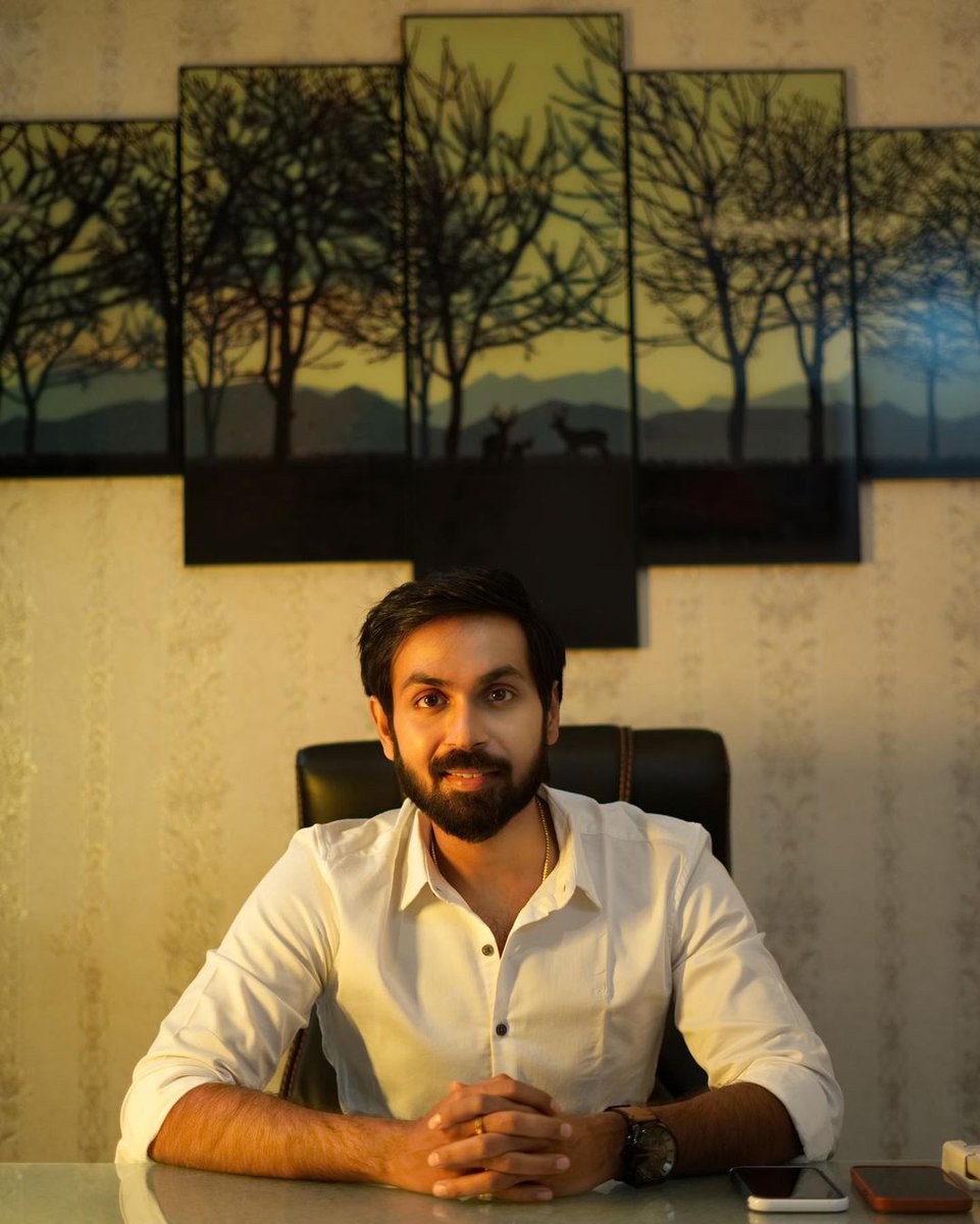 ActorMaanas's tweet photo. Many have been asking for these pics. Taken at my office by #infeelphotography thanks for the lovely clicks. Hope you like them 😇

#maanasnagulapalli #biggboss #bb5 #hyderabad #biggboss5  #teluguactor #telugufilmnagar #biggboss5telugu #biggbosstelugu5 #teammaanasnagulapalli https://t.co/weQ0JoMTMI