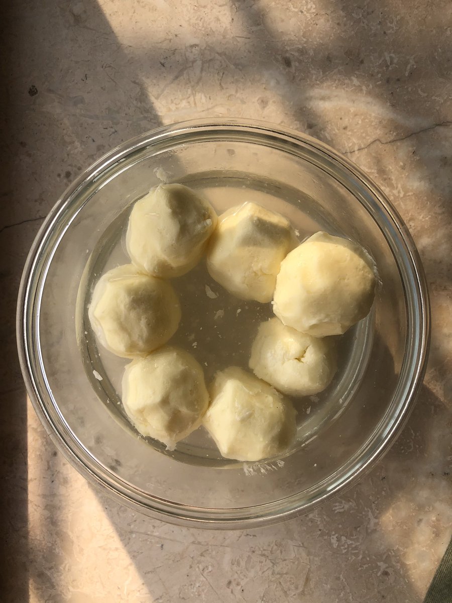 mom_o_log's tweet image. Is it rasgulla? Is it laddu? It’s ‘Nani-ka-Pyaar’ a la makkhan. #whitebutter #homemadebutter #winterjoys