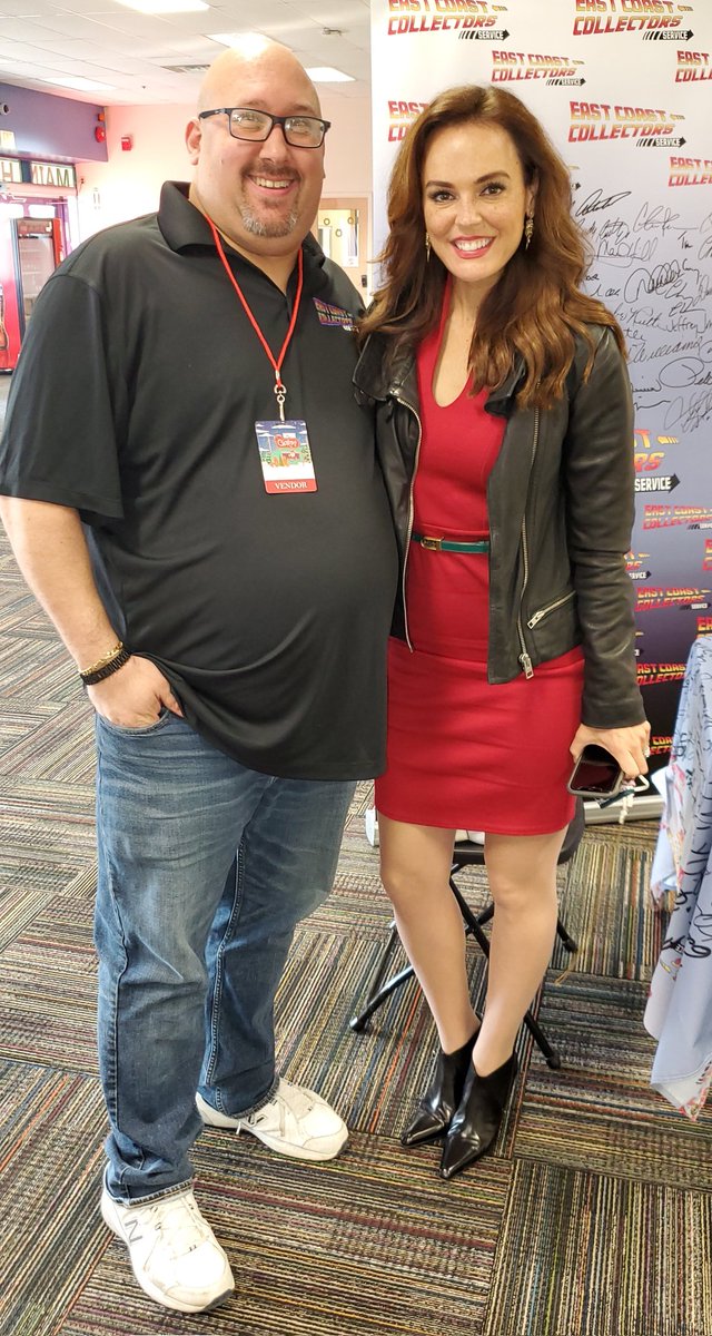 bzeitchick's tweet photo. @theErinCahill Happy Birthday Erin! Hope you had a great holiday and an even better b-day! https://t.co/XzvabcKbQV