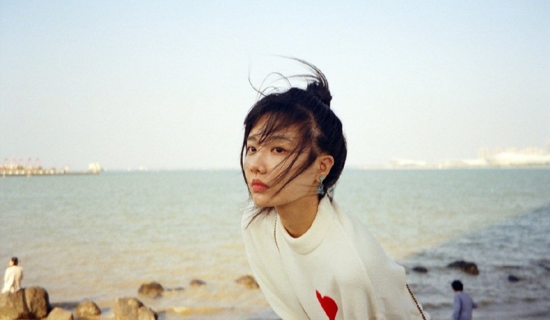 บอกลาทุกความกังวล 👋 ในปี 2021 
และความสุขทั้งหมด Say Hi Hi ☀️ 2022 
#PanMeiye #พานเหม่ยเย่ #潘美烨