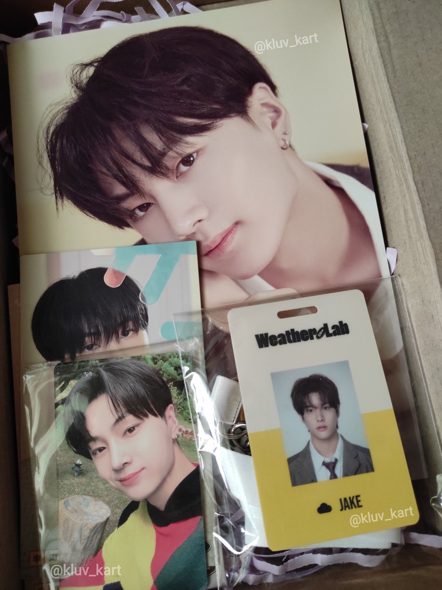 wyd_btxt's tweet photo. #fromsab
so paano na ngayon to? nagmumukhang mayabang na ako nito. charot! HAHAHA thank youu @idalsaint for a smooth transaction! di ko ineexpect na may makikita pa akong tingi w/ sgid rpc hahahaha! grabe super pogi naiiyak ako HAHAHAHA https://t.co/83LxWDhdep