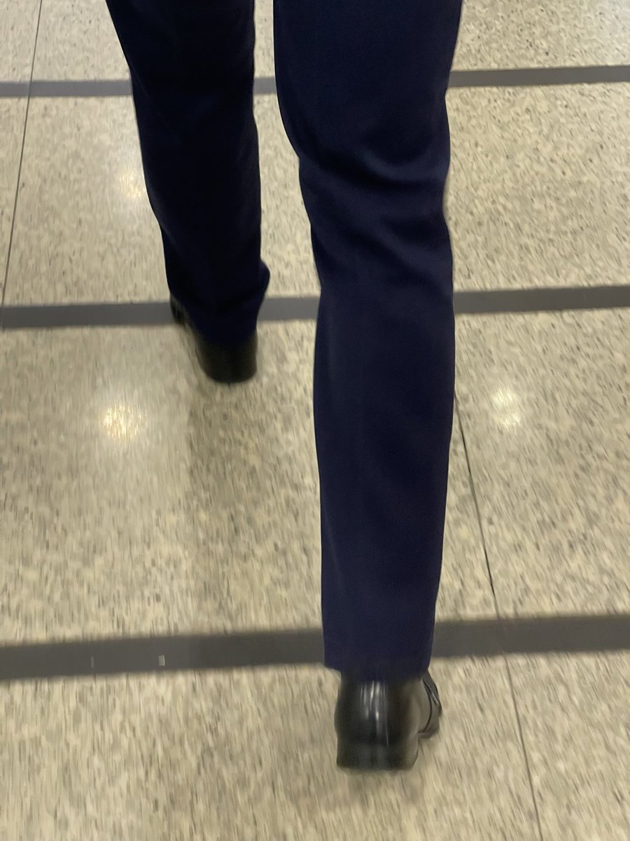 Suitguy1S's tweet photo. Nice suit guy https://t.co/gtCfT5mENn