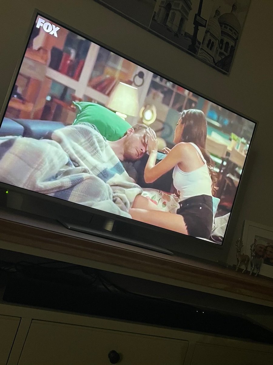 AngstLuvRomance's tweet photo. I literally just watched this episode. Then I saw the posts that @KeremBursin  and @HandeErcel  have Covid and in quarantine together. If it’s true I send you both love from a new fan from Australia. Take care of each other, Wishing you both a speedy recovery. Ally x https://t.co/p4yFqFBUu5